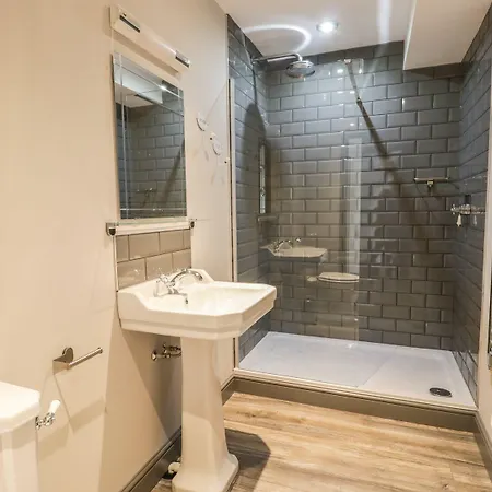 Lowdale Barns East *